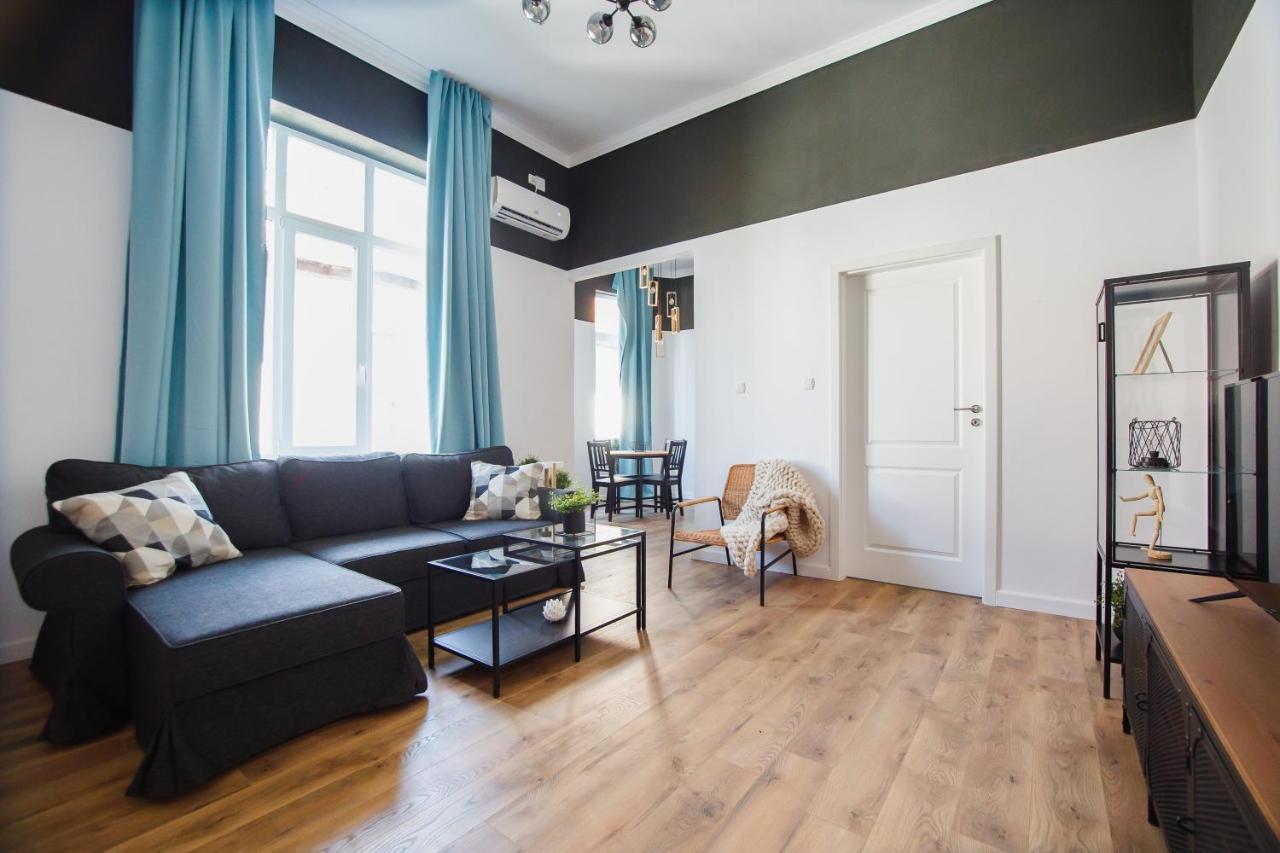 Super Central Spacious Apartment Oradea Eksteriør bilde