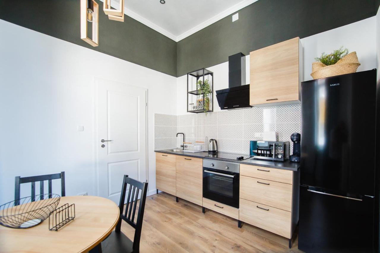 Super Central Spacious Apartment Oradea Eksteriør bilde